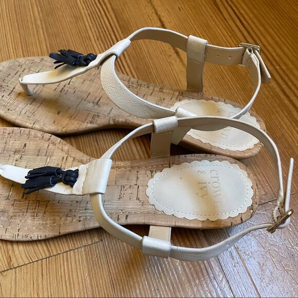 Crown and Ivy beige leather navy tassel wedge thong sandal SIZE 9M - Picture 4 of 7